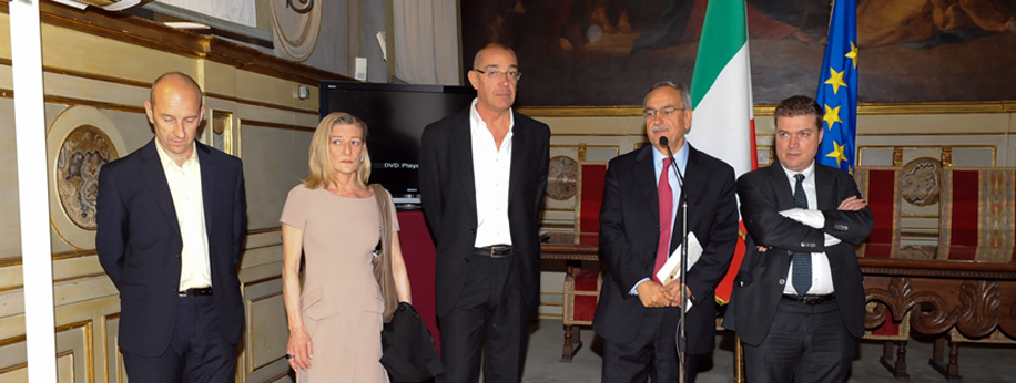 Roma, 2015 ·  Camera dei Deputati ·  Inaugurazione della mostra di Andrea Benetti intitolata "VR60768 ·  anthropomorphic figure". Da sinistra: prof. Marco Peresani (Università di Ferrara), prof. Silvia Grandi (Università di Bologna), Andrea Benetti, on. Paolo Fontanelli (Questore della Camera), on. Andrea De Maria