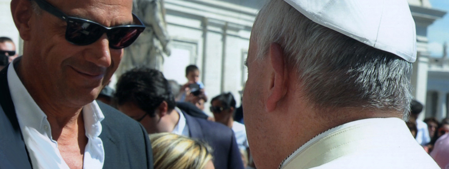 Vaticano, 2014 ·  Andrea Benetti e Papa Francesco, nell’incontro in Vaticano tenutosi il 3 settembre 2014 alla presenza del Direttore dell’Istituto Europeo Pegaso, dott. Di Conza
